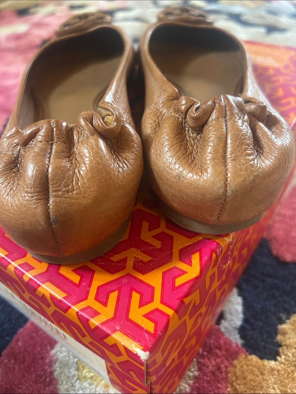 Tory Burch Tan Pebbled Leather Logo Ballet Flats - Picture 5 of 6